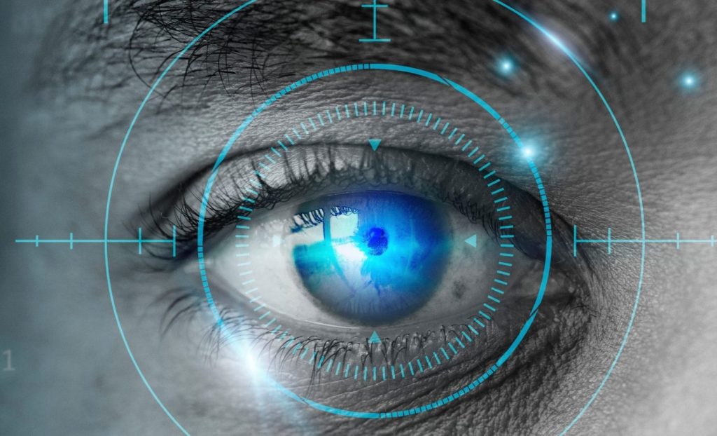 কৃ বু-র জাদুতে অন্ধের গ্রন্থপাঠ