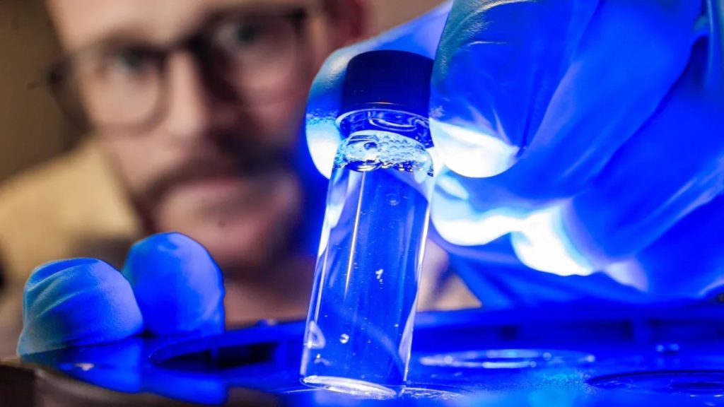 আলোর তৈরি ইলেকট্রোড 