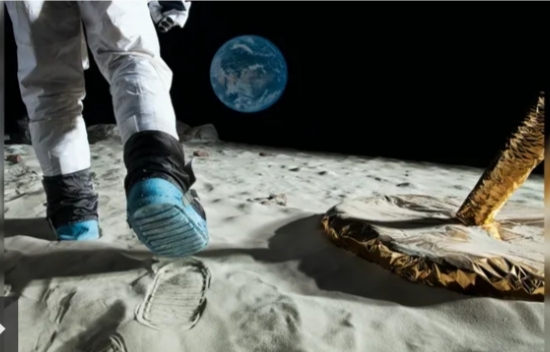 মহাকাশের নিয়ন্তা কে?