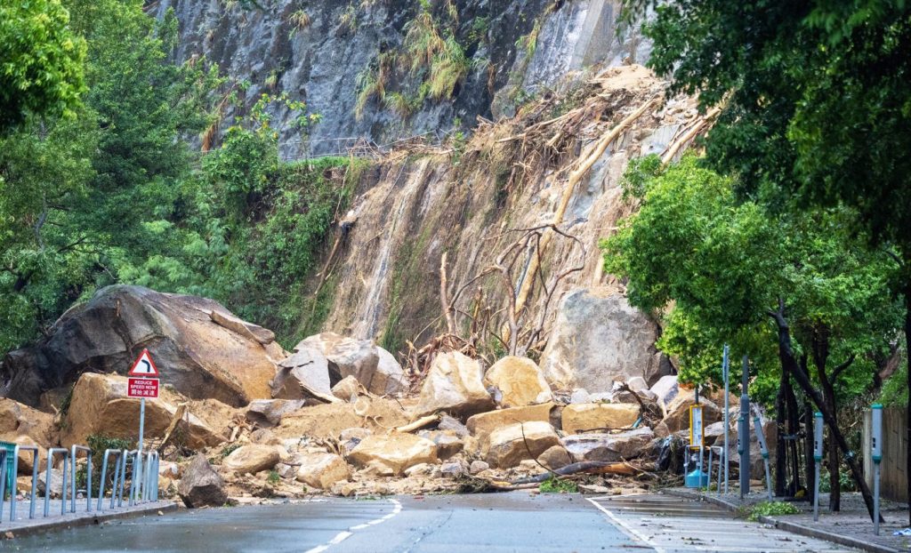 মানুষের পাহাড় দখল বিপর্যয় আনছে